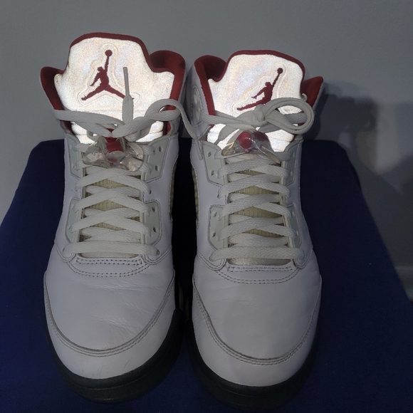 Air Jordan 5 Retro Fire Red 2020 - Picture 2 of 7